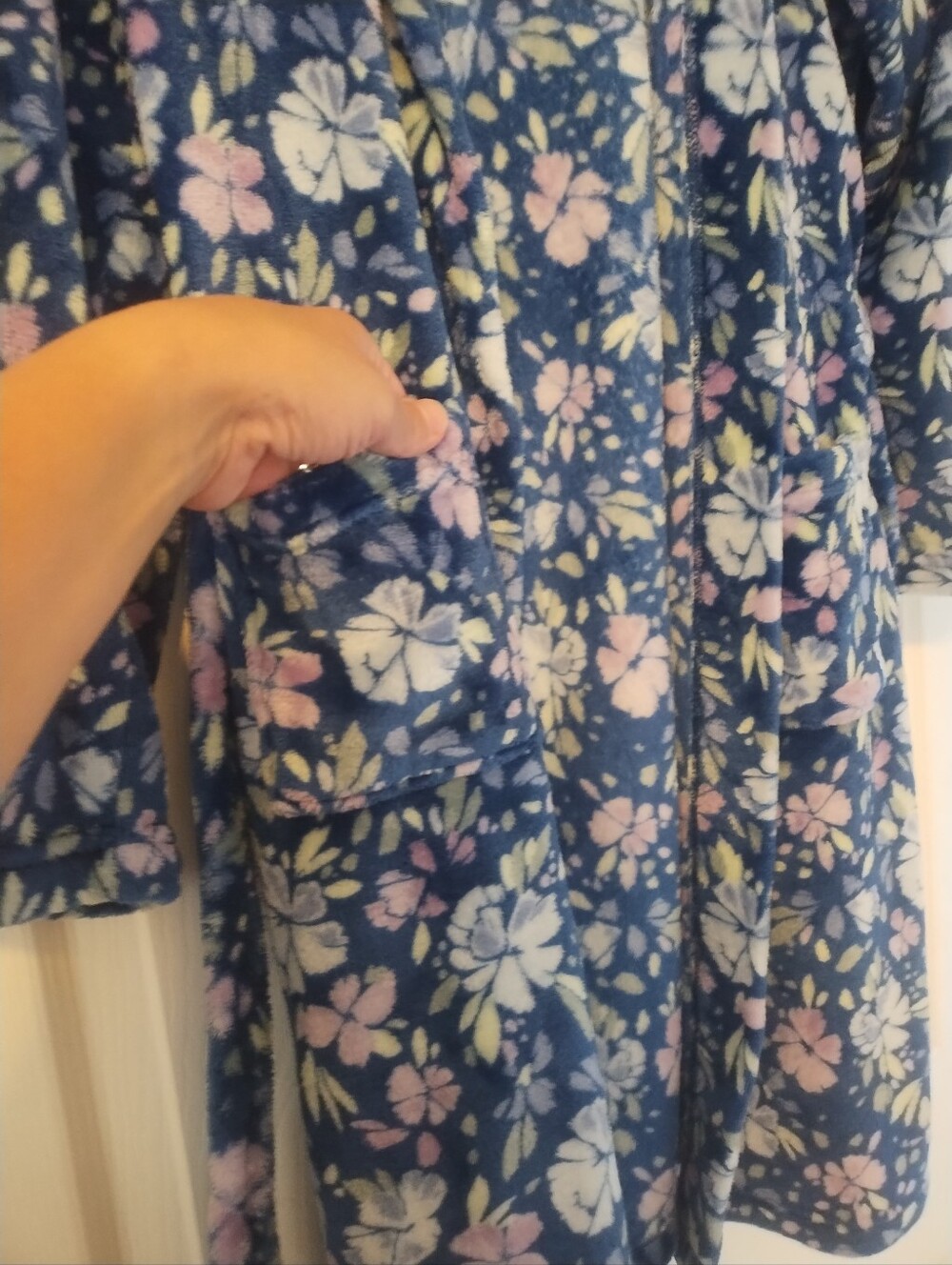Lands End Hooded Fleece Robe - Picture 2 of 3
